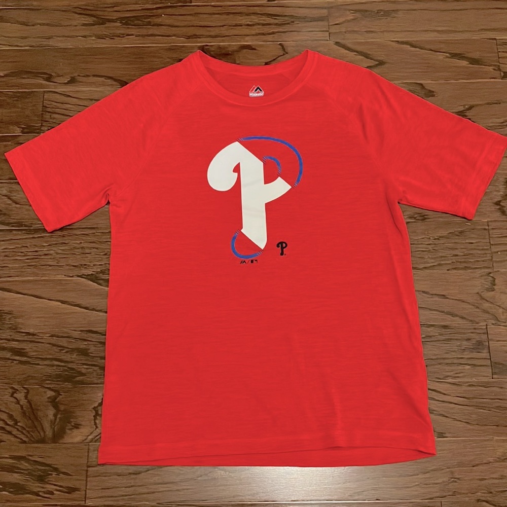 Majestic Men’s size medium Philadelphia Phillies dri-fit t-shirt